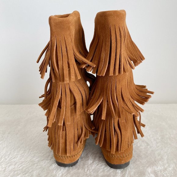 Minnetonka NWOT Women's 3-Layer Fringe Boot, Brown Suede, Size 7 - Picture 4 of 11